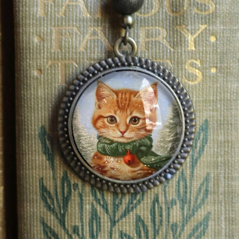 Orange Tabby Cat Bookmark - Christmas - Bronze and Glass Cabochon Book Hook‎